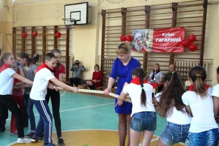 В День космонавтики Новгородское отделение ЛКСМ разыграло Кубок Гагарина среди школьников