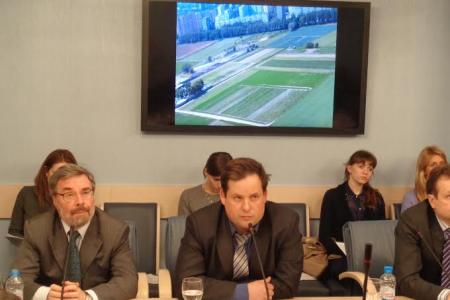 Депутат фракции КПРФ в Мосгордуме Леонид Зюганов провел круглый стол по проблеме изъятия земель у МСХА имени Тимирязева