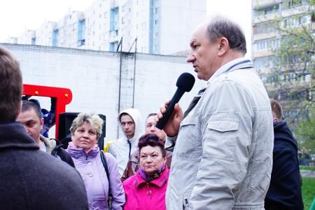 Валерий Рашкин продолжает встречаться с москвичами