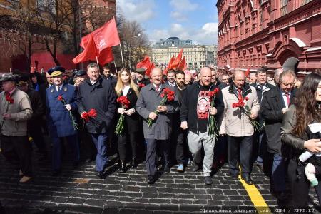 Джефф Монсон назвал коммунизм верной дорогой в будущее