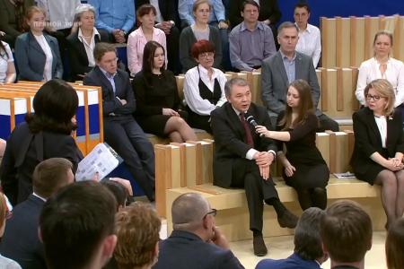 Секретарь ЦК КПРФ Л.И.Калашников принял участие в программе «1 канала» «Время покажет». Тема: «14-ая прямая линия с президентом»