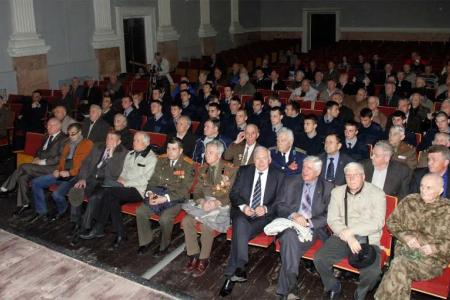 Член ЦК КПРФ, генерал-лейтенант В.И. Соболев провел встречу с жителями Воронежа