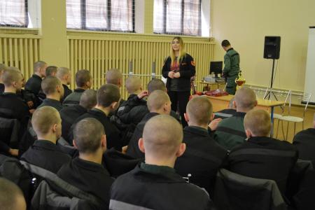 Комсомолка Марьяна Наумова провела спортивный турнир в Можайской колонии для несовершеннолетних