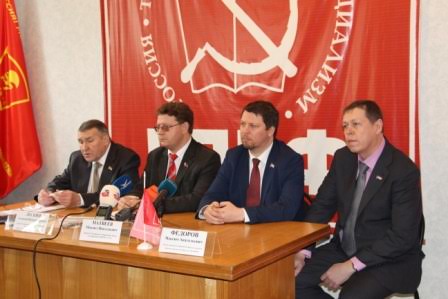 В Самаре коммунисты провели пресс-конференцию, посвященную обыску квартиры депутата фракции КПРФ Михаила Матвеева