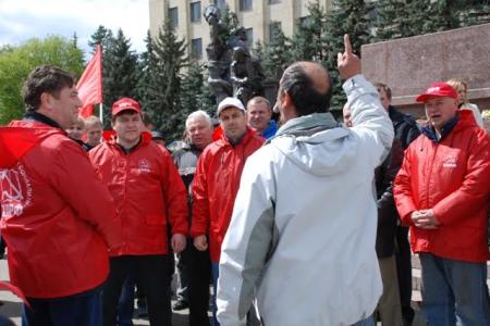Ставропольские коммунисты возложили цветы к памятнику В.И. Ленину