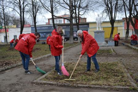 Коммунисты Костромы провели ленинский субботник