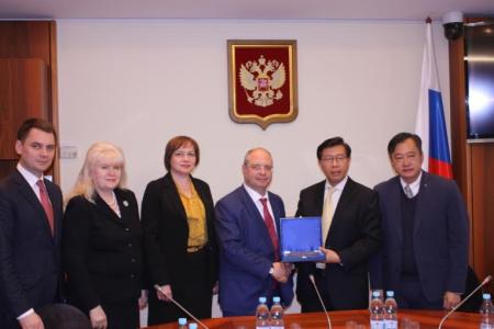 Депутаты-коммунисты Сергей Гаврилов и Алексей Корниенко провели двустороннюю встречу с делегацией Национальной законодательной ассамблеи Королевства Таиланд
