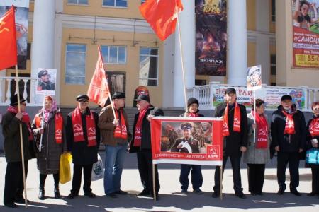 Где коммунисты — там Победа! День космонавтики в Курганской области