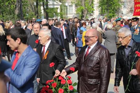 Коммунисты приняли участие в торжественных мероприятиях, посвященных 72-й годовщине освобождения Крыма от немецко-фашистских захватчиков