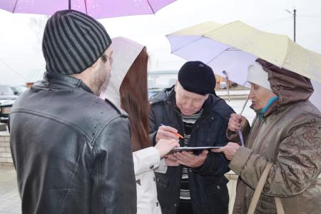 Олег Лебедев активно проводит встречи с жителями Тульской области