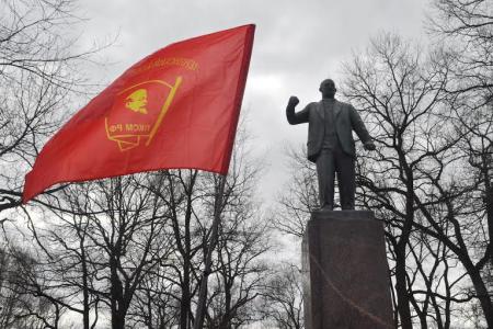 «Кровь от крови рабочего класса!». Комсомольцы и коммунисты Санкт-Петербурга почтили память героя-антифашиста Эрнста Тельмана