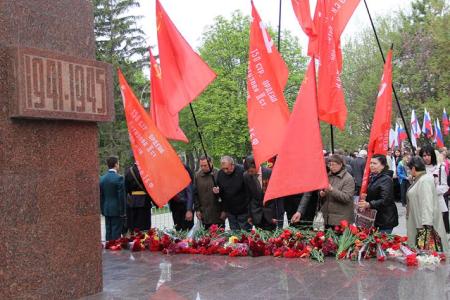 Коммунисты приняли участие в торжественных мероприятиях, посвященных 72-й годовщине освобождения Крыма от немецко-фашистских захватчиков