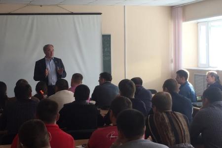 Встречи-беседы депутата-коммуниста Вячеслава Тетёкина в нефтегазовом центре Ямала – г.Ноябрьск