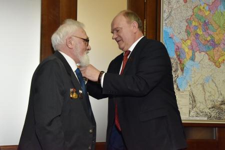 Г.А. Зюганов наградил группу космонавтов и ветеранов первого космического старта