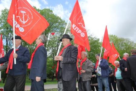 Коммунисты Кабардино-Балкарии отметили День рождения В.И. Ленина возложением цветов к его памятнику и автопробегом