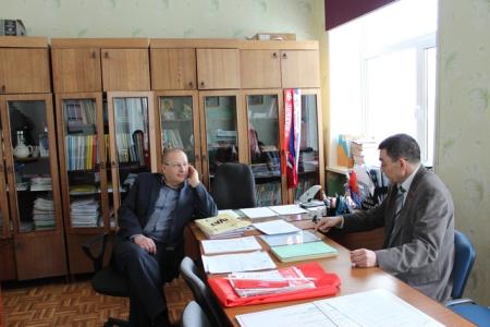 Магаданская область. Лидер местных коммунистов Александр Шишкин совершил рабочую поездку  в Северо-Эвенский район