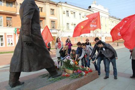 Брянские коммунисты отметили 55-летие полёта в космос Гагарина