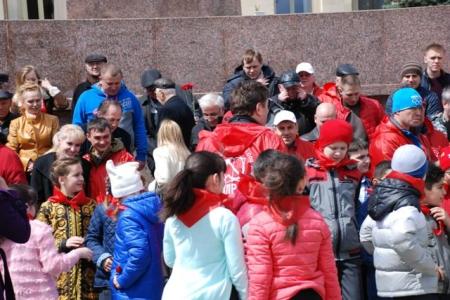 Ставропольские коммунисты возложили цветы к памятнику В.И. Ленину