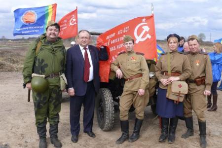 Дорогами Победы. В Ленинградской области состоялся праздничный автопробег в преддверии 9 Мая