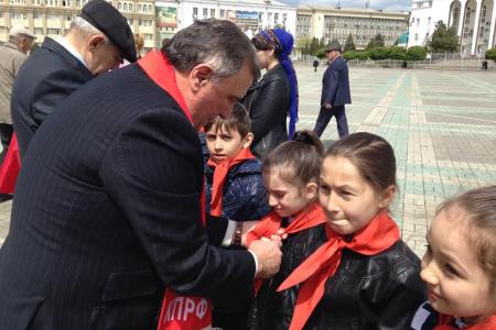 В Дагестане прошел торжественный прием в пионеры в день рождения В.И. Ленина