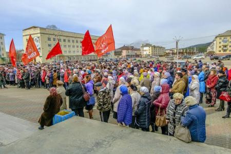 Красноярский край. В Зеленогорске прошел митинг против реорганизации лечебных учреждений города