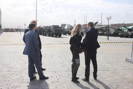 Юрий Афонин во время визита в Свердловскую область посетил музей военной техники «Боевая слава Урала»