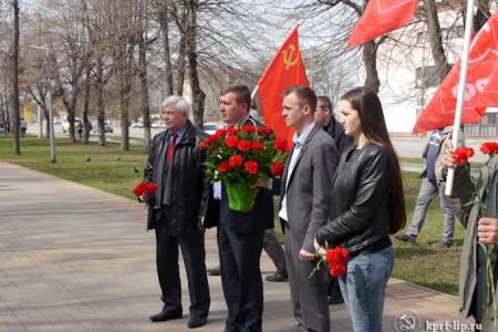 Липецкие коммунисты отметили День космонавтики