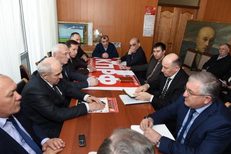 Дагестан. Депутаты-коммунисты встретились с председателем Счетной палаты республики