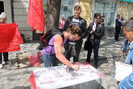 Республика Крым, Симферополь. Знамени Победы – верны!
