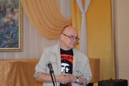 Алтайский край. Коммунисты приняли участие в презентации книги Константина Сомова «Подарок дочери»