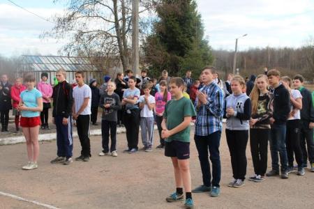 Новгородские коммунисты провели спортивно-просветительский праздник в Савино