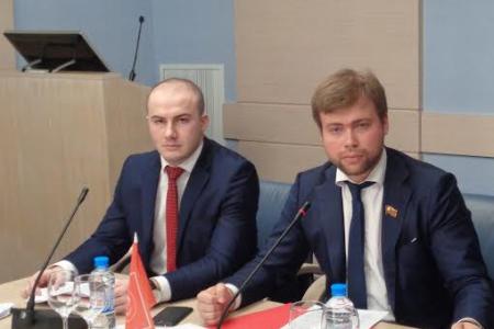 Депутат фракции КПРФ в Мосгордуме Леонид Зюганов провел круглый стол по проблеме изъятия земель у МСХА имени Тимирязева