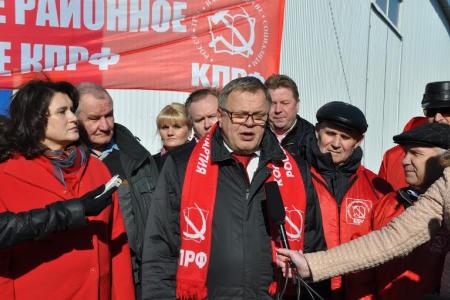 Коммунисты отправили 53-й гуманитарный конвой на Донбасс