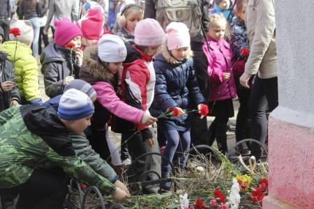 Ярославские коммунисты и комсомольцы отметили День космонавтики