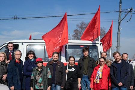 «Космическому подвигу – да!». Автопробег КПРФ в Москве