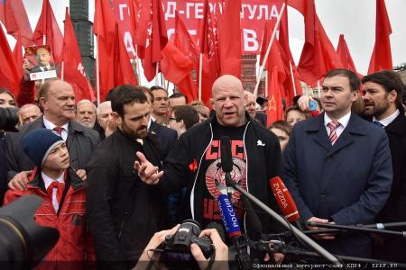 Джефф Монсон назвал коммунизм верной дорогой в будущее