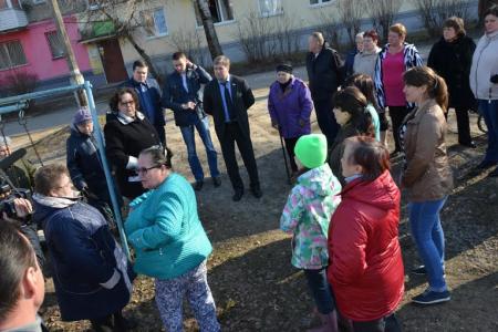 «Помогите нашим детям». Молодые мамы подмосковного города Коломна обратились за помощью к депутату-коммунисту А.Ю. Русских