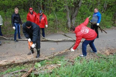 Ставропольские коммунисты отпраздновали 146-летие со дня рождения Ильича ленинским субботником