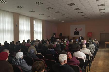 Нижний Новгород. Депутат-коммунист Денис Вороненков встретился с жителями Зеленого города