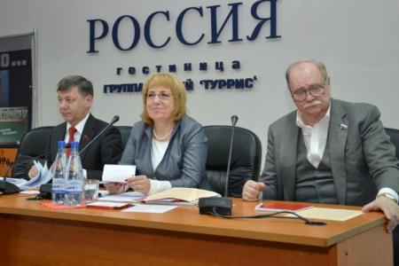 Д.Г. Новиков завершил поездку в Санкт-Петербург