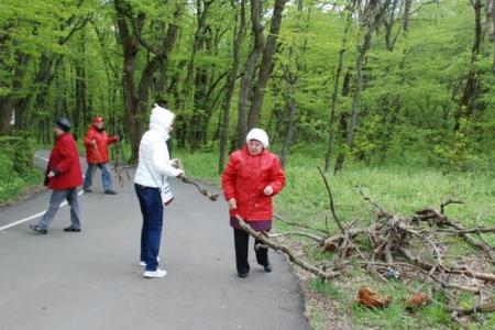 Ставропольские коммунисты отпраздновали 146-летие со дня рождения Ильича ленинским субботником