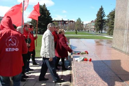 Саратов: «Ленин жил! Ленин жив! Ленин будет жить!»
