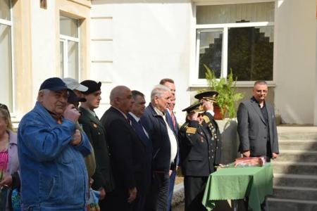 В севастопольской школе №30 установили памятную доску в честь участника героической обороны города в 1941-1942 годах, Героя Советского Союза Г.А. Рубцова