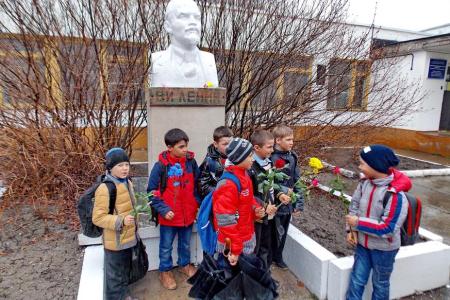 Приморский край. В день рождения В.И. Ленина в городе Артёме состоялся автопробег и прошёл торжественный приём в октябрята