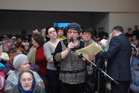 Республика Татарстан. Депутат-коммунист Х.Г. Миргалимов встретился в Чистополе с жильцами аварийных домов