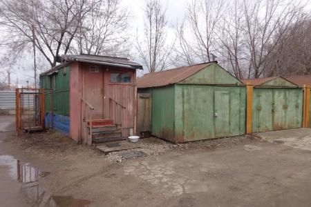 Московские коммунисты и представители гаражно-строительного кооператива "Взлёт" требуют от властей Москвы защиты прав владельцев гаражей