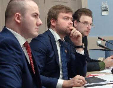 Депутат фракции КПРФ в Мосгордуме Леонид Зюганов провел круглый стол по проблеме изъятия земель у МСХА имени Тимирязева