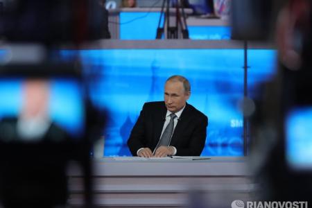 ​С.П.Обухов о "прямой линии" Путина: Президент в шпагате - и патриотам угождал, и либералам-западникам