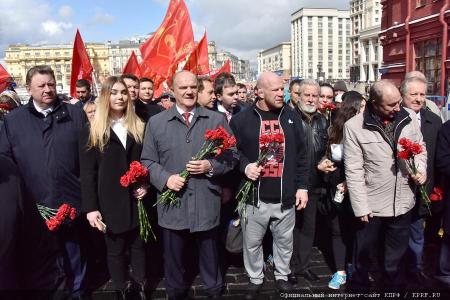 Джефф Монсон назвал коммунизм верной дорогой в будущее