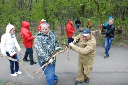 Ставропольские коммунисты отпраздновали 146-летие со дня рождения Ильича ленинским субботником